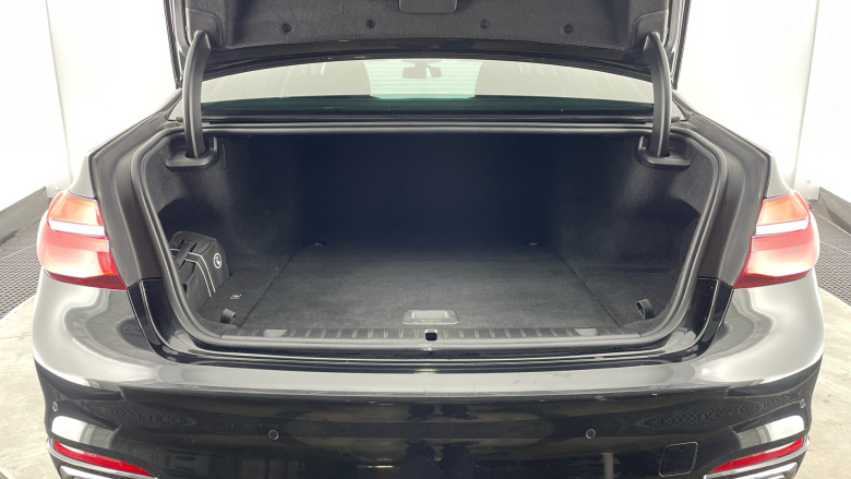 BMW 7 Series 740e Exclusive 4dr Auto Saloon